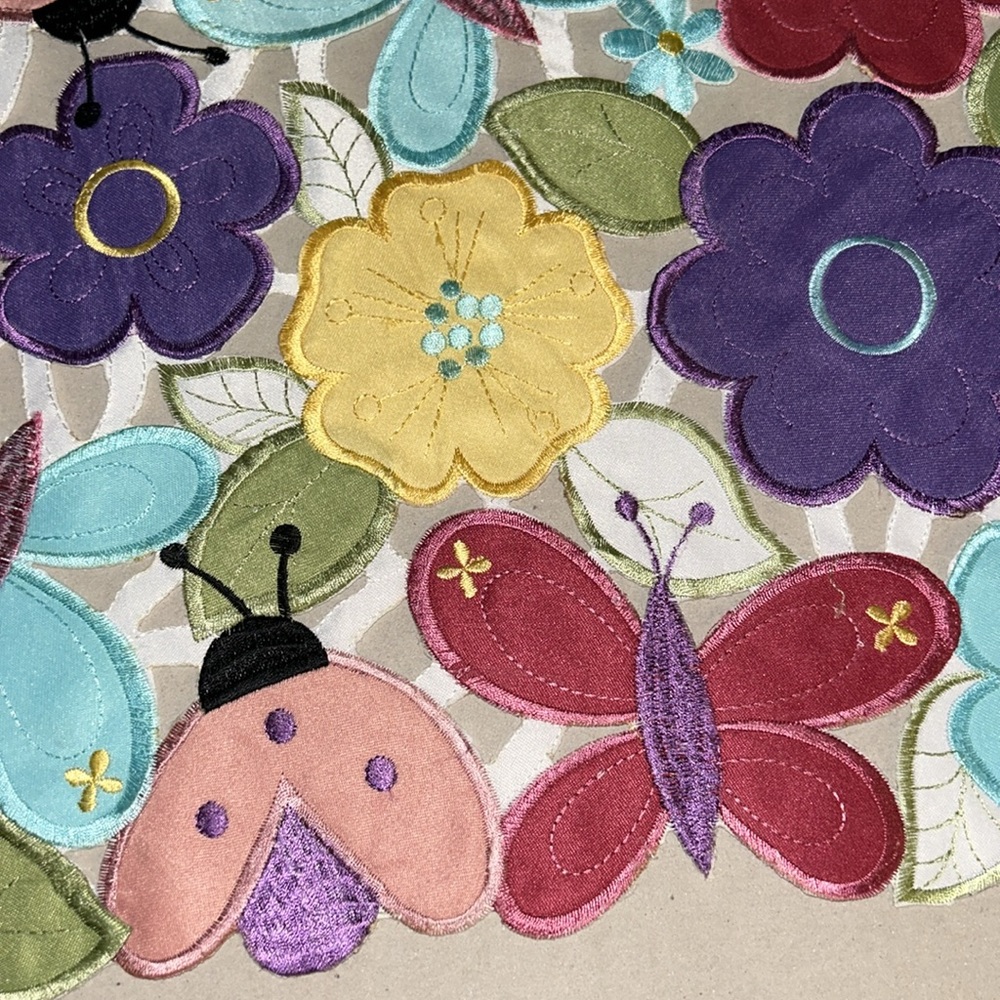 NWT Spring Placemat with cut out butterfly and ladybug floral print - Picture 5 of 10